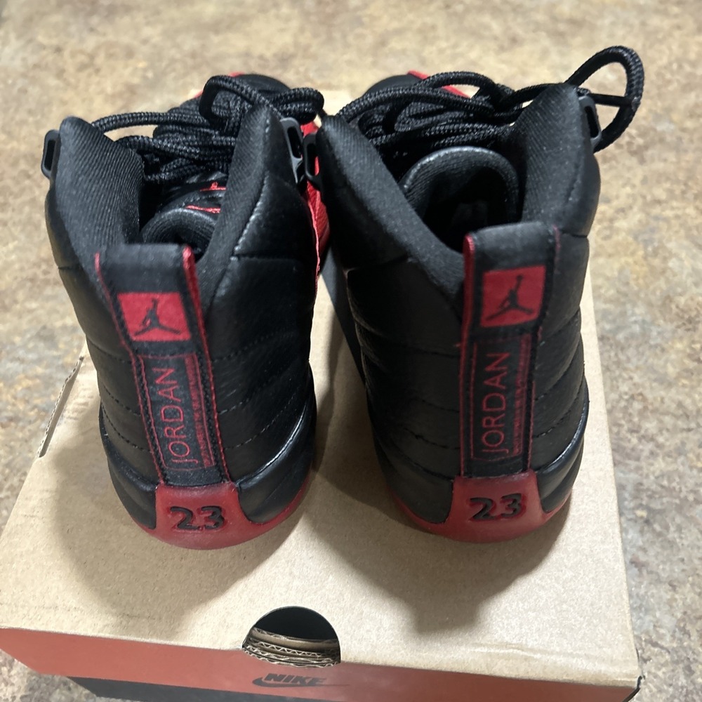 Jordan 12 Retro Flu Game Grade School Size 4y Boys Black/red - Picture 4 of 7